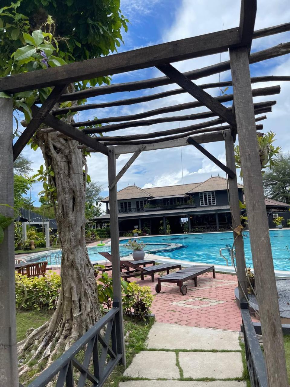 Beach Resort - Arwana Perhentian Besar Kampung Kuala Besut Εξωτερικό φωτογραφία